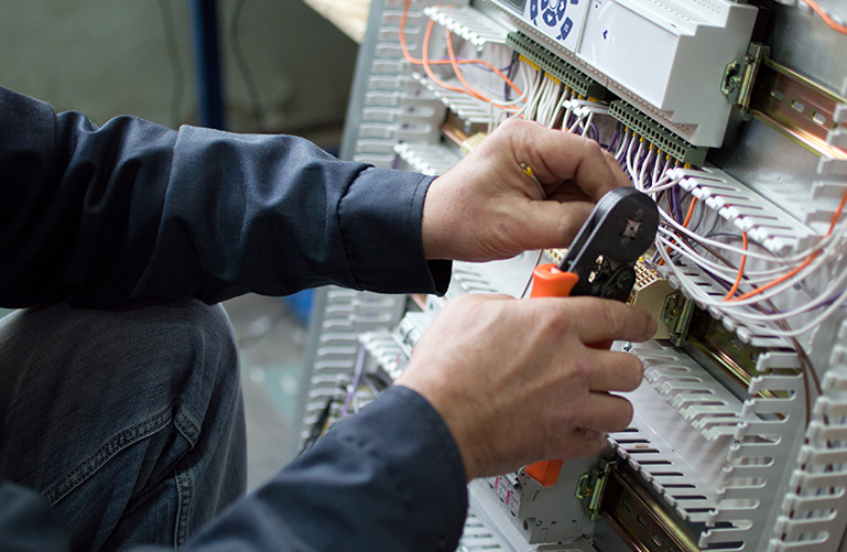 commercial electrician adelaide